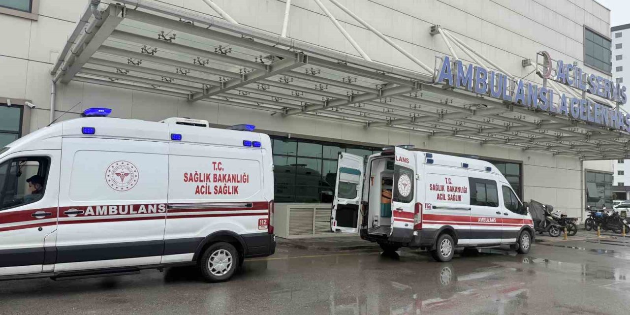 Tarsus’ta 3 Öğrenci Çiğ Köfteden Zehirlendi