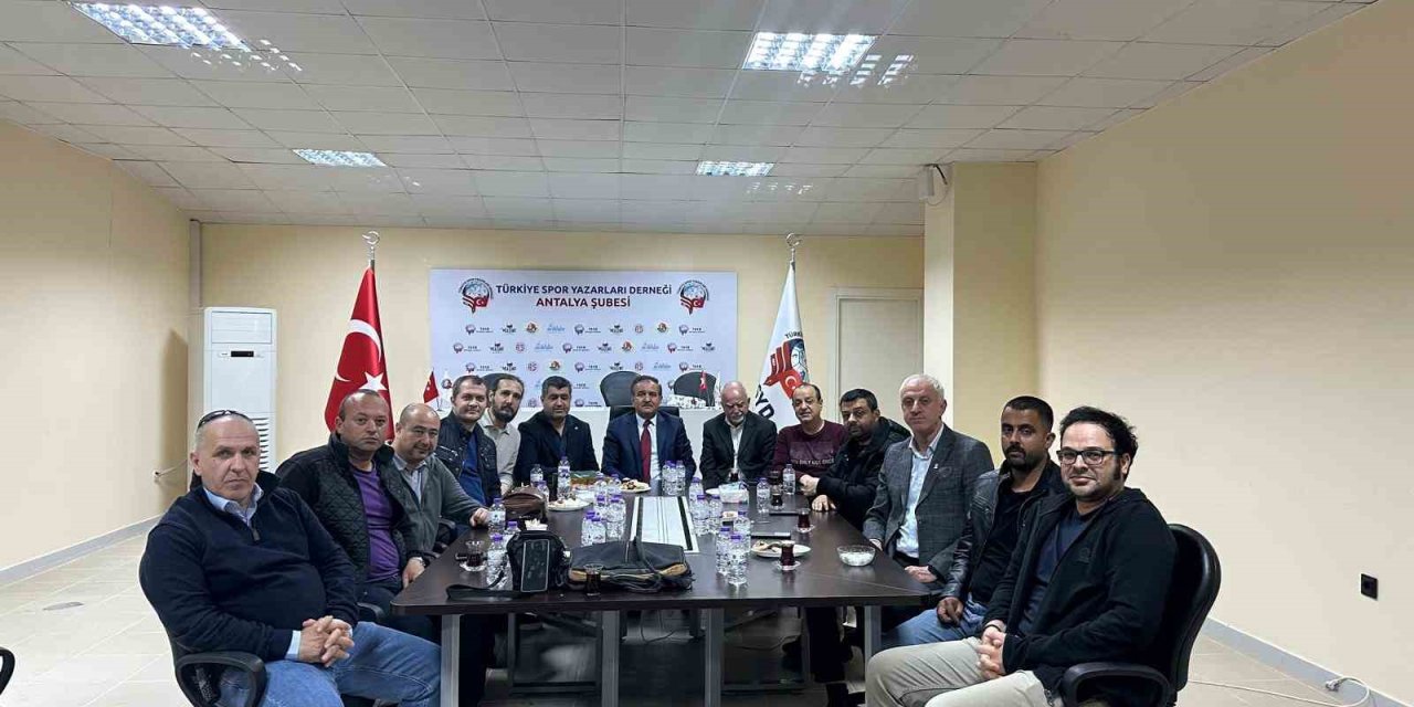 Tsyd Antalya’da Kemal Çağlayan Üyelerle Buluştu