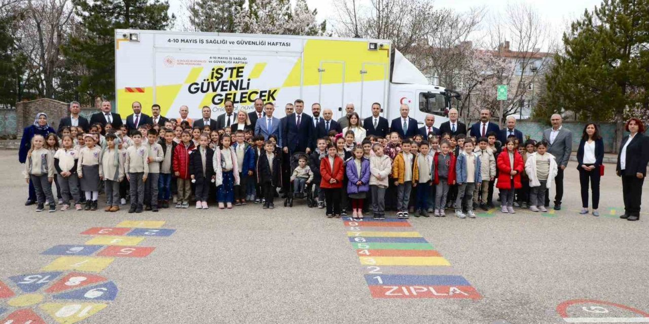 Miniklere ’güvenli Gelecek’ Eğitimi