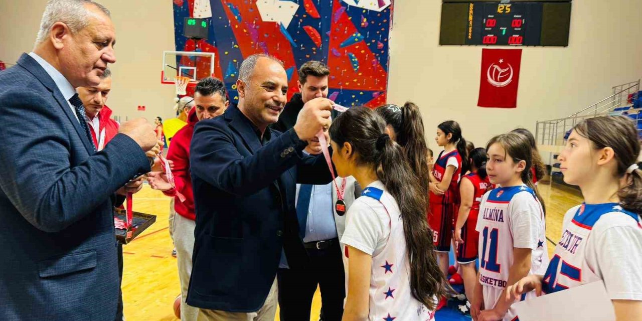 Küçükler Basketbol Grup Müsabakaları Heyecan Sona Erdi