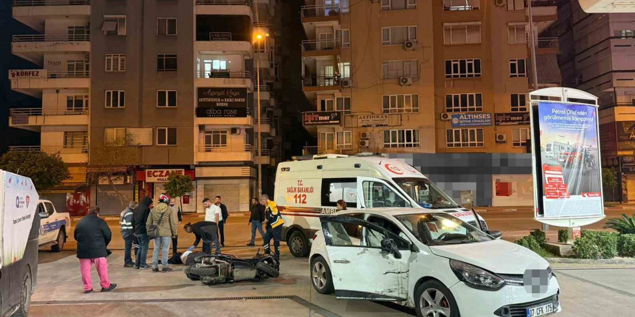 Muratpaşa’da Otomobil İle Motosiklet Çarpıştı: 1 Yaralı