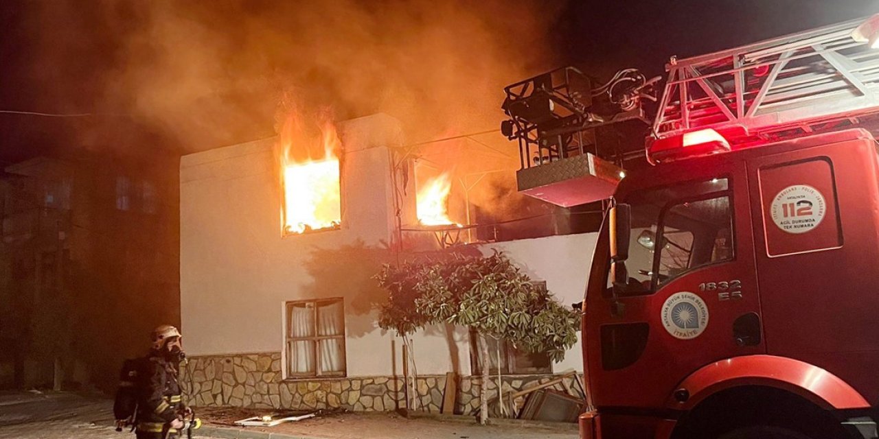 Alevlerin Küle Çevirdiği Evde Kur’an-ı Kerim Zarar Görmedi