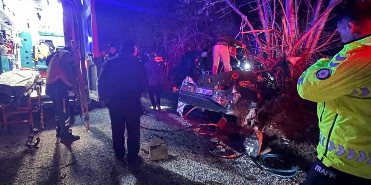 (düzeltme) Antalya’da Trafik Kazası: 2 Kişi Hayatını Kaybetti