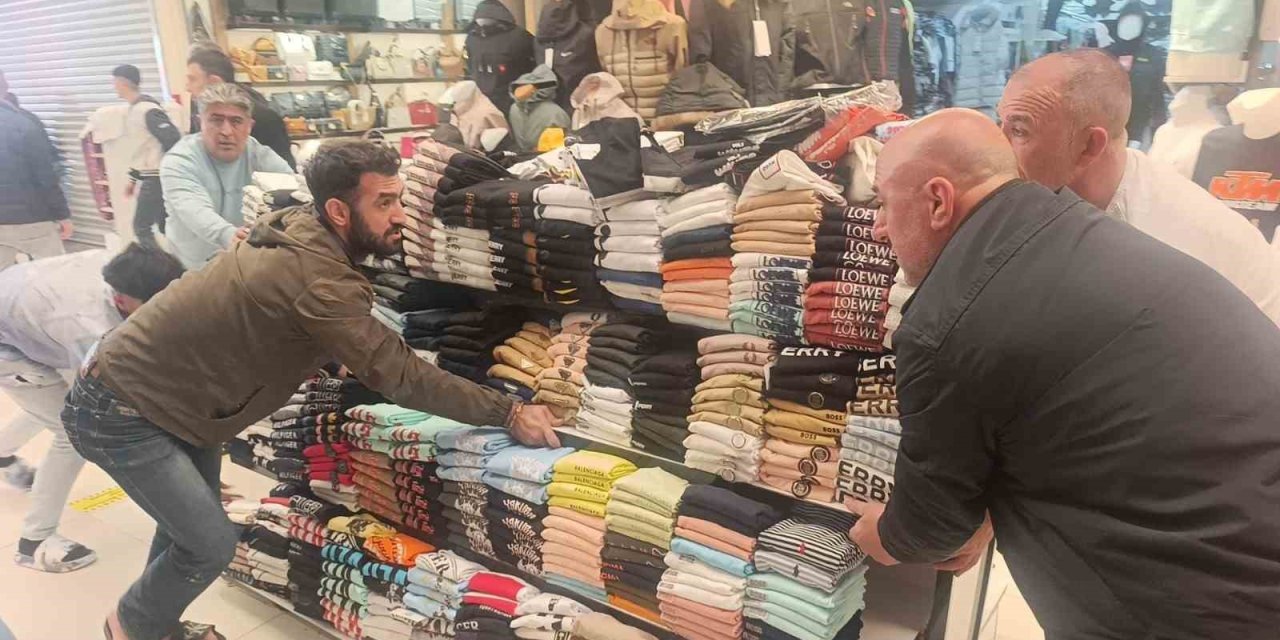 Antalya’da İş Merkezinde Yangın Paniği