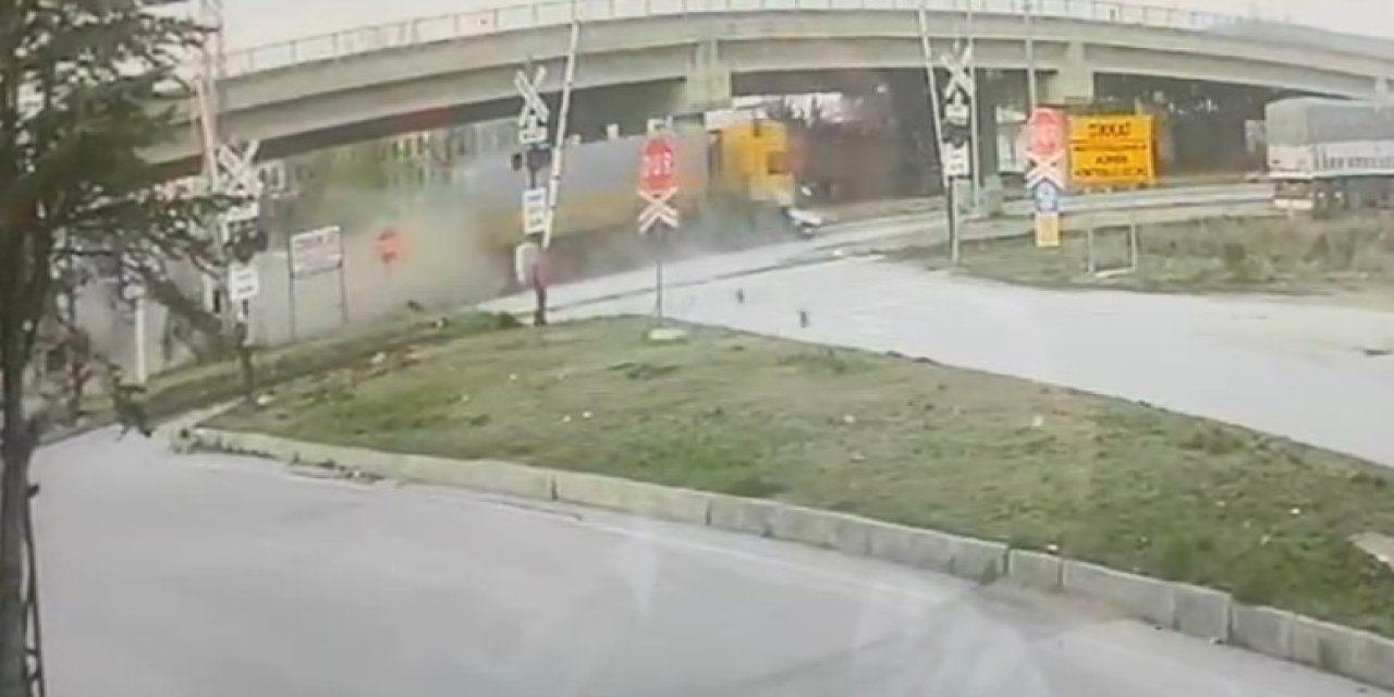 Tır Otomobile Çarptı: 1 Ölü