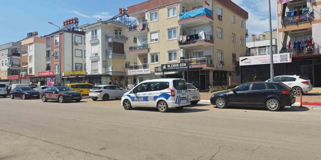 Husumetli Akrabalar Arasında Bıçaklı Kavga: 2 Yaralı