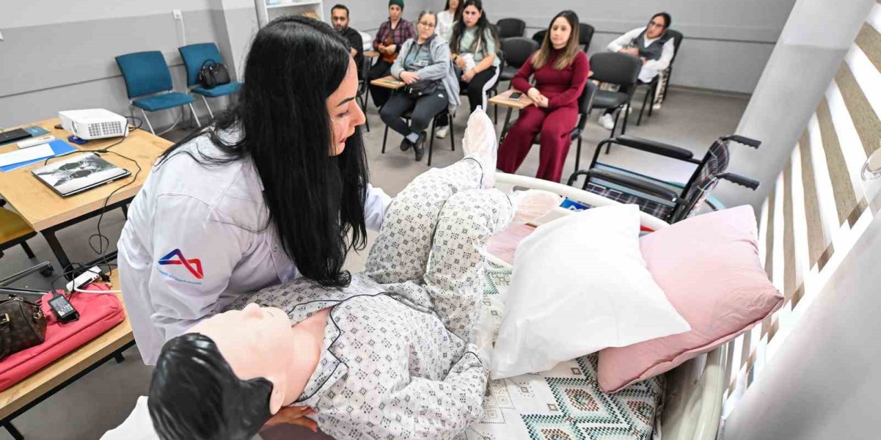 Mersin’de Ücretsiz Kurslar İstihdamın Yolunu Açıyor