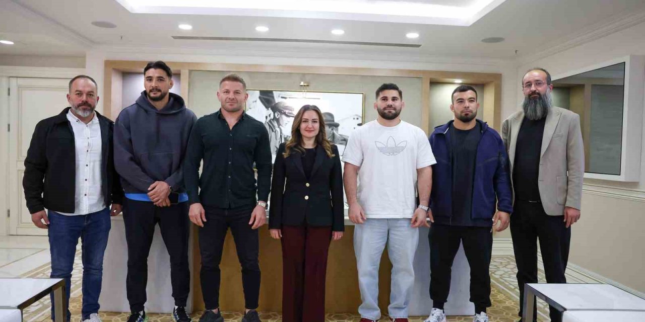 Başkan Vekili Özdemir Başpehlivanları Ağırladı: "altın Kemeri Antalya’ya Getireceğinize İnanıyorum"