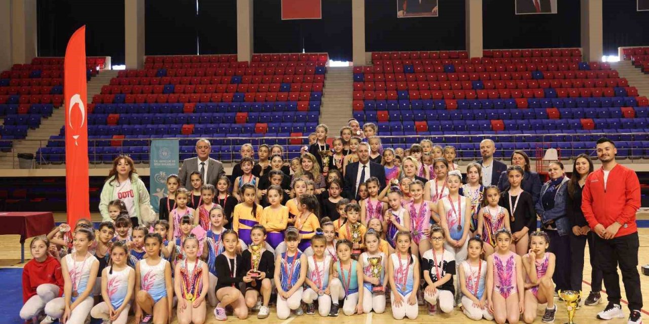 Artistik Cimnastik Müsabakaları Tamamlandı