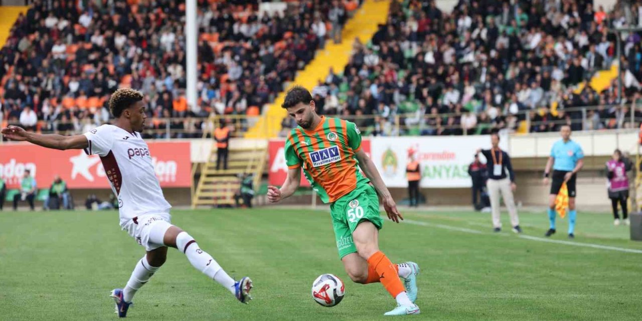 Trendyol Süper Lig: Corendon Alanyaspor: 1 - Trabzonspor: 1 (maç Sonucu)