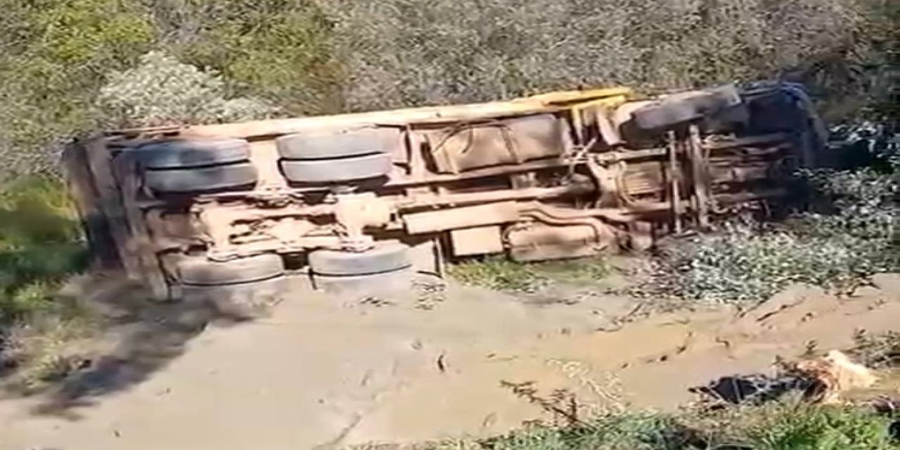 Alanya’da Kamyon Şarampole Devrildi Sürücü Hayatını Kaybetti