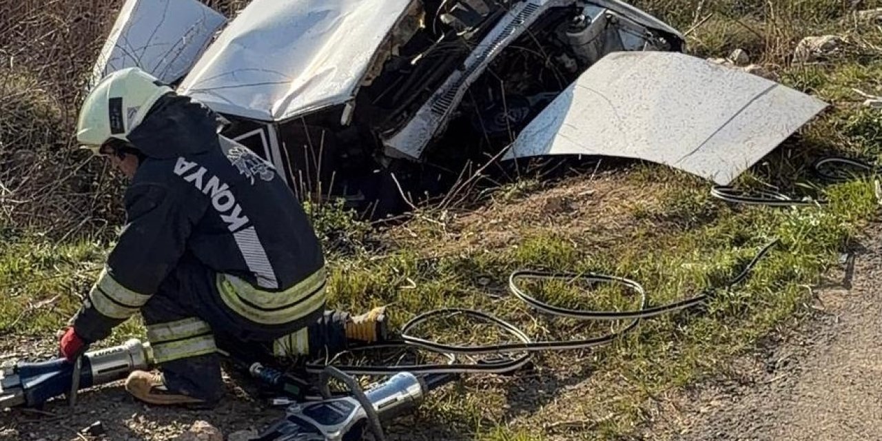 Kontrolden Çıkan Otomobil Şarampole Yuvarlandı: 2 Yaralı