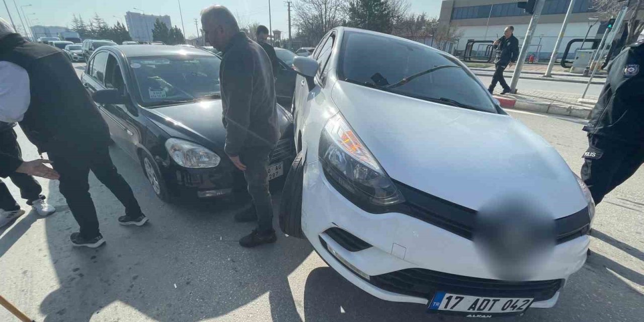 Karaman’da Yaşanan Kaza Ucuz Atlatıldı