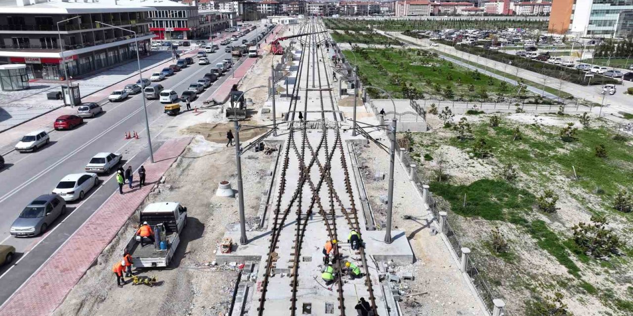 Başkan Altay: "stadyum-şehir Hastanesi Tramvay Hattı’nda Yoğun Mesai Sürüyor"