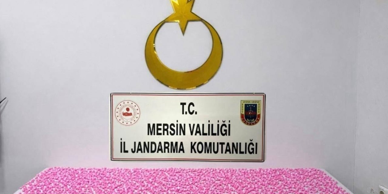 Mersin’de Uyuşturucu Haplarla Yakalanan 2 Şüpheli Tutuklandı