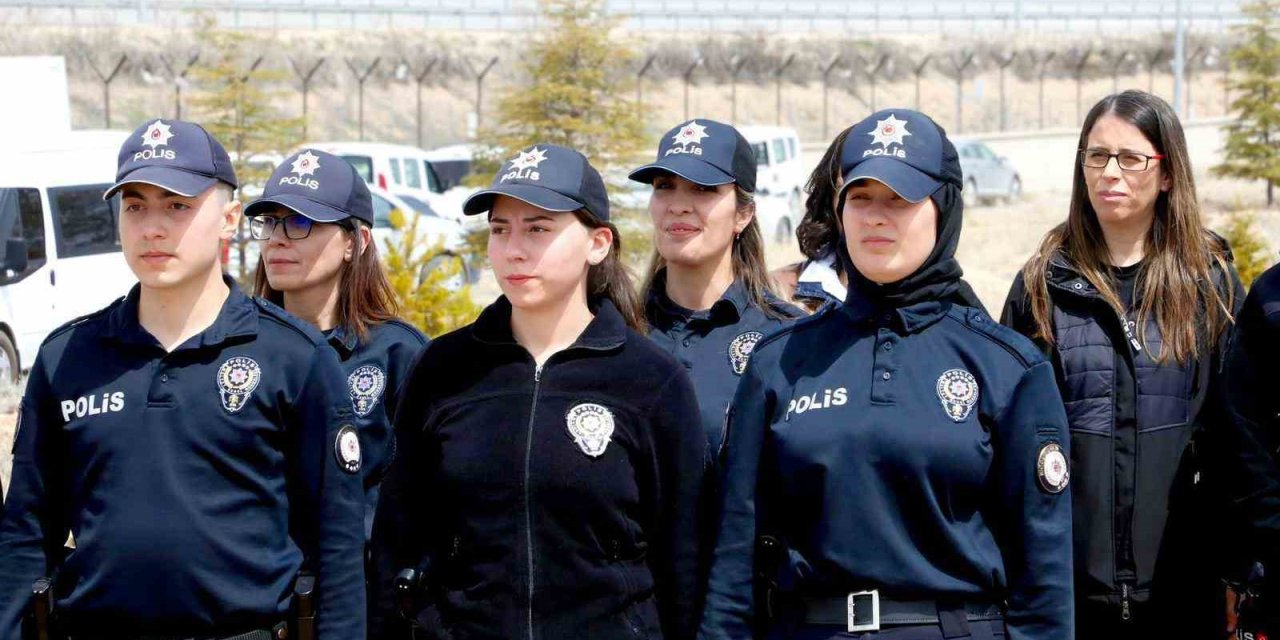 Polis Okulu Yerleşkesinde Fidanlar Toprakla Buluşturuldu