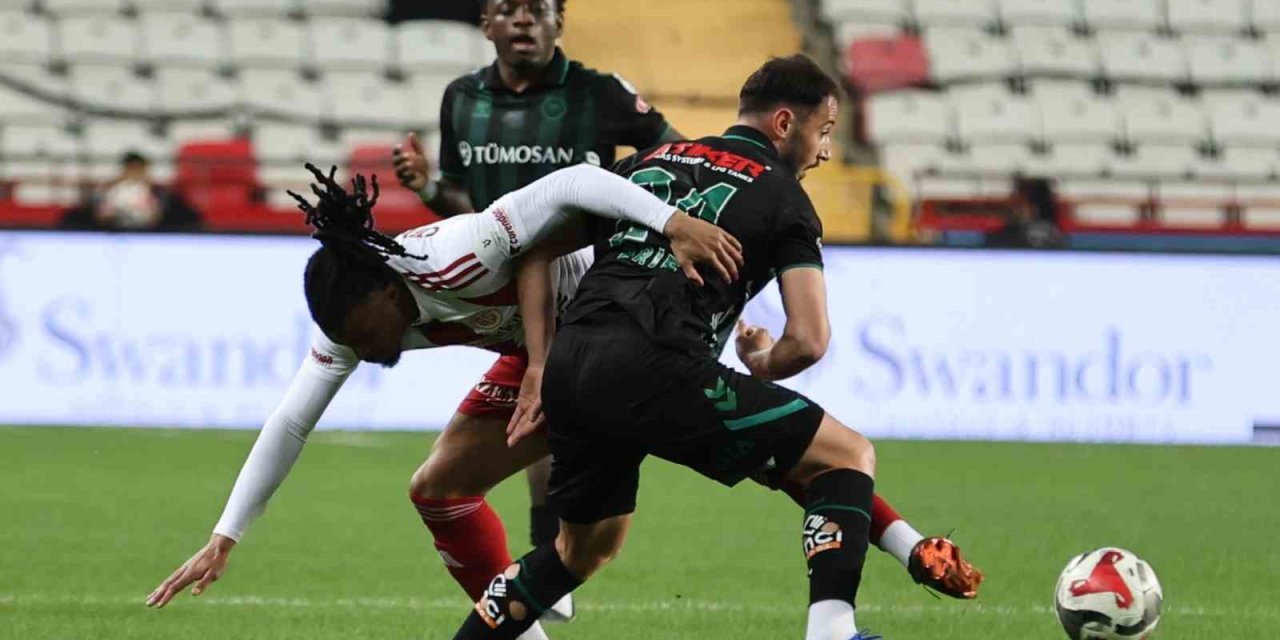 Trendyol Süper Lig: Antalyaspor: 0 - Konyaspor: 0 (ilk Yarı)
