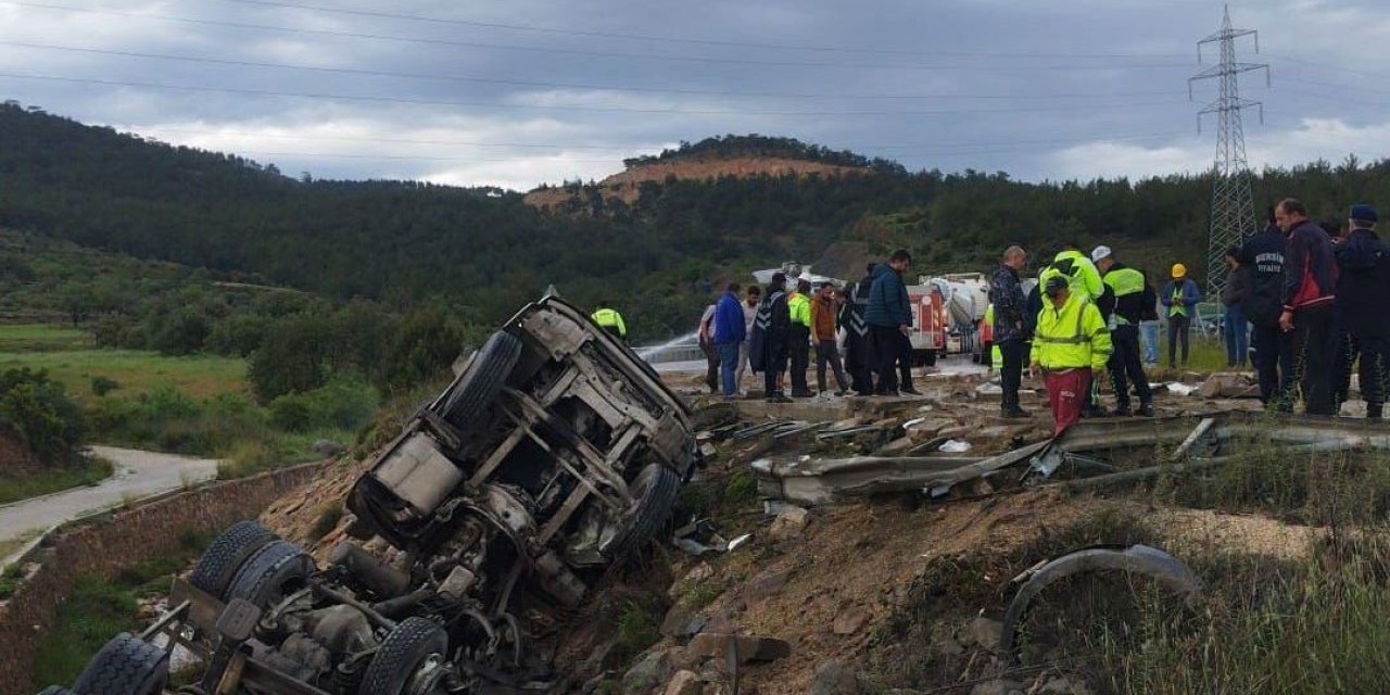 Kanala Düşen Tankerde Can Pazarı