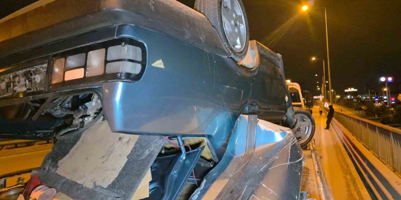 Takla Atan Otomobilden Burunları Bile Kanamadan Çıktılar