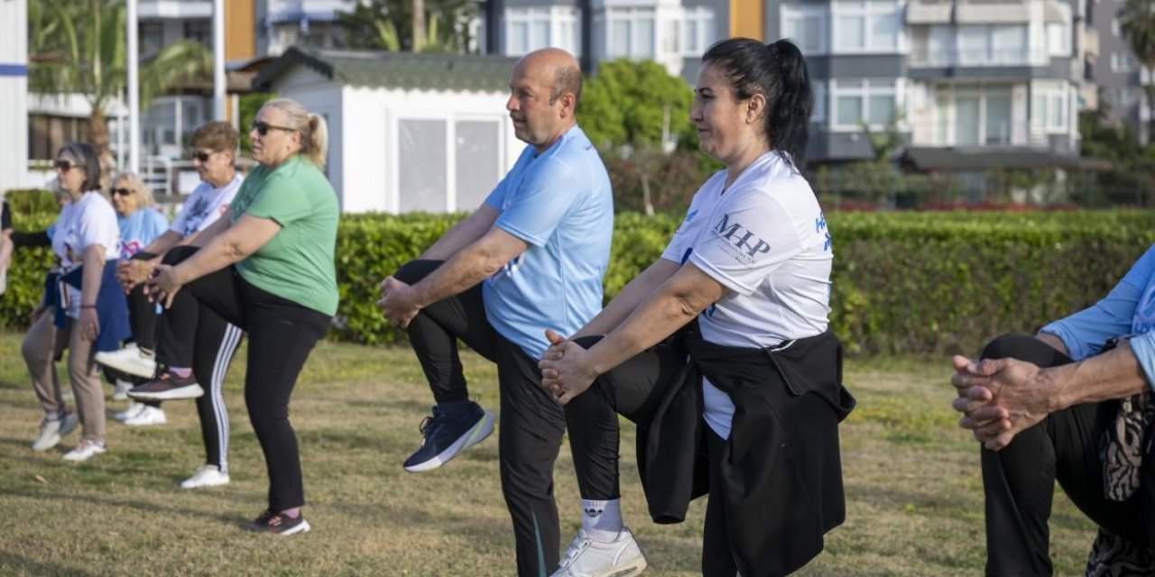 Mersin Sahilinde Sabah Sporu Buluşmaları Yoğun İlgi Görüyor