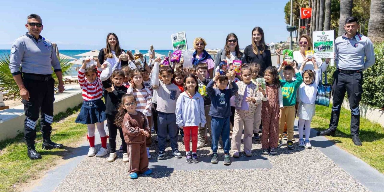 Manavgatlı Minikler Can Dostları İçin Sahada