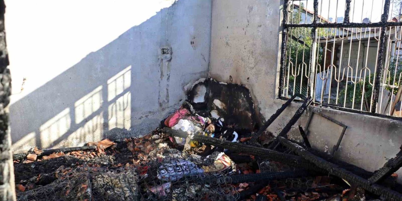 Antalya’da 2 Kişinin Ölümüne Neden Yangında Perdelerin Tutuşturulduğu İddiası