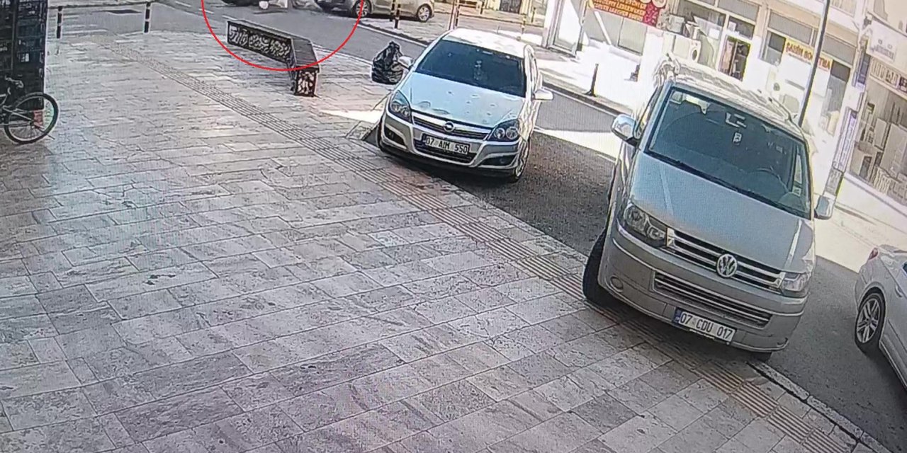 Başında Olması Gereken Kask Motosiklette Olunca Ölümden Döndü