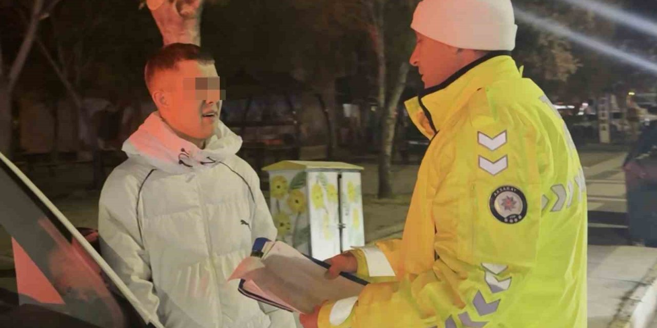 ‘dur’ İhtarına Uymayıp Polisten Kaçtı, Yakalanınca "hiç Mi İnsafınız Yok" Deyip Ağladı