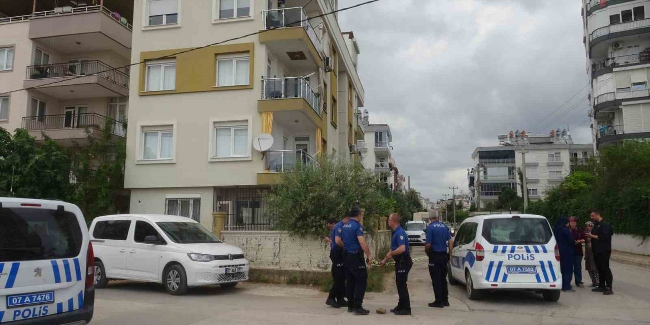 Aracın Anahtarını Vermeyen Annesine Sinirlenince Eve Pompalı Tüfekle Ateş Açtı