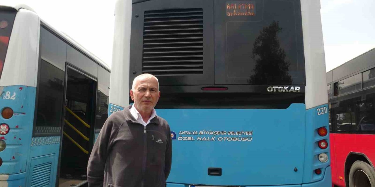 Otobüs Şoföründen Patenci Çocuklara Led’li Uyarı: "patenci Kardeş Tutma Arkadan, Anneni Babanı Ağlatma Arkandan"