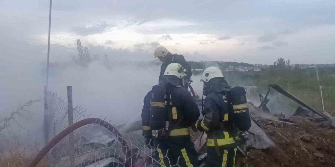 İnşaat Şantiyesinde Konteyner Yangını