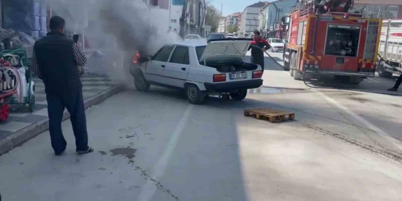 Seyir Halindeki Araçta Yangın Paniği