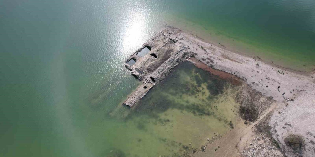 Altınapa Barajı’nda Su Seviyesi Arttı, Tarihi Hanın Bir Kısmı Yeniden Sular Altında Kaldı