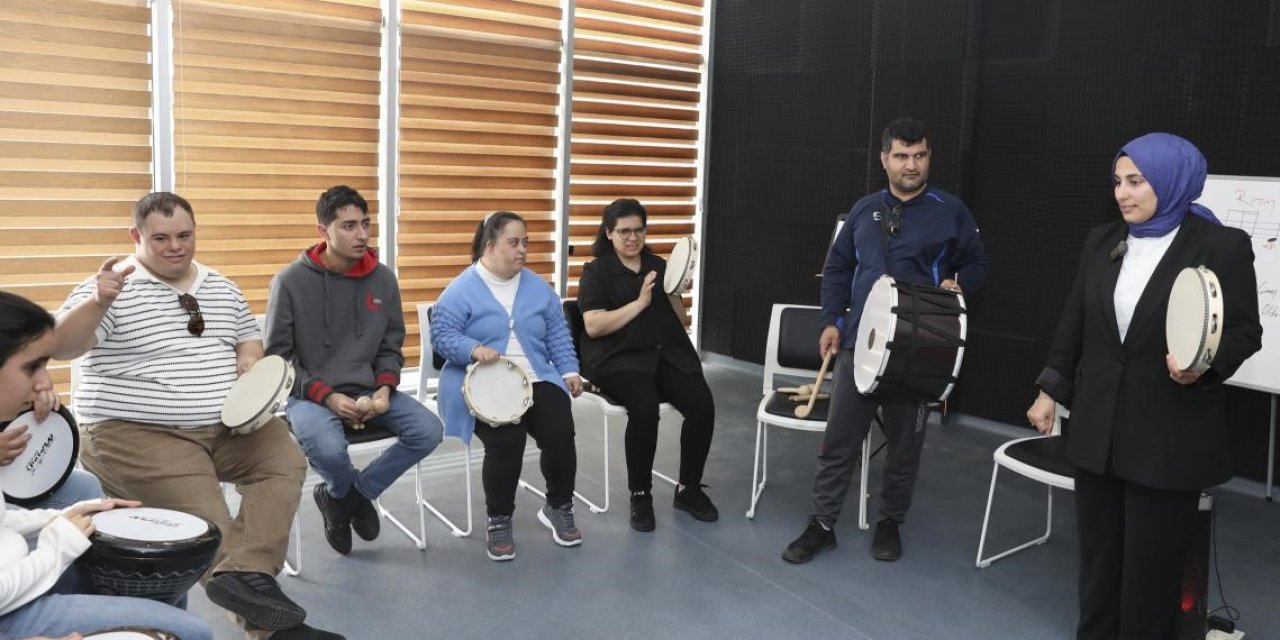 Müzikle Engeller Aşılıyor