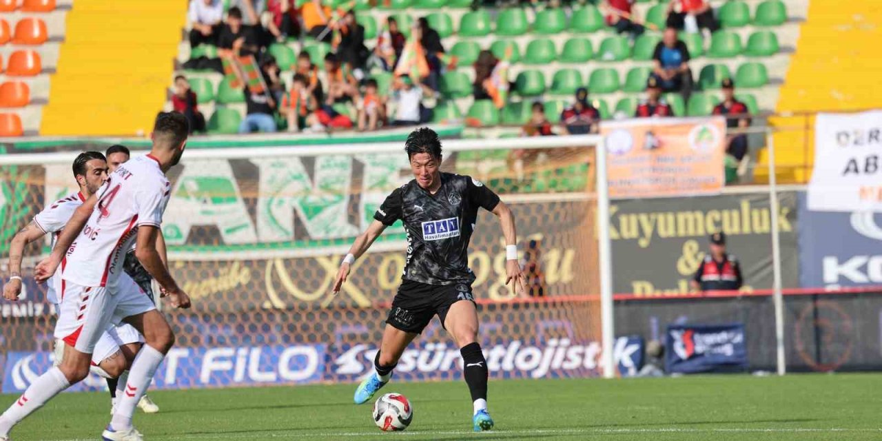 Trendyol Süper Lig: Corendon Alanyaspor: 0 - Samsunspor: 2 (ilk Yarı)