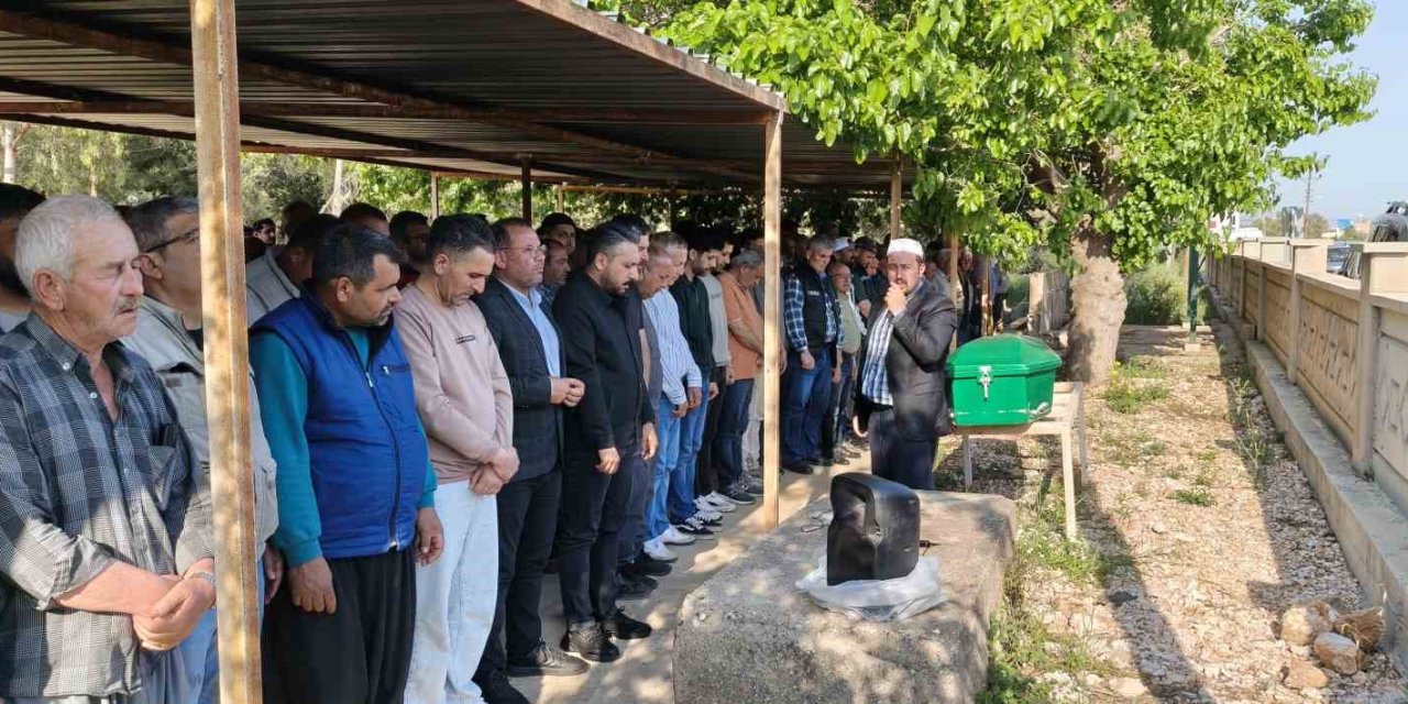 Denizde Cansız Bedenleri Bulunmuştu: İki Arkadaştan Birinin Cenazesi Defnedildi