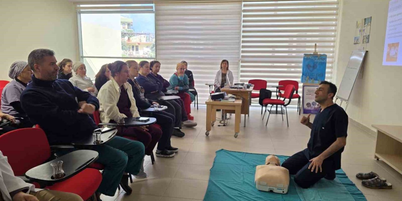 Gazipaşa Devlet Hastanesinde Personele Temel Yaşam Desteği Eğitimi