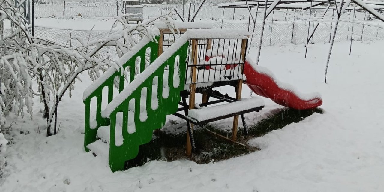 Mersin’de Mayısta Kar Yağışı Etkili Oldu, Yaylalar Beyaza Büründü
