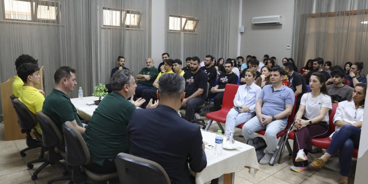 Mersin’de Basketbol Altyapısında Gelişim Paneli Düzenlendi