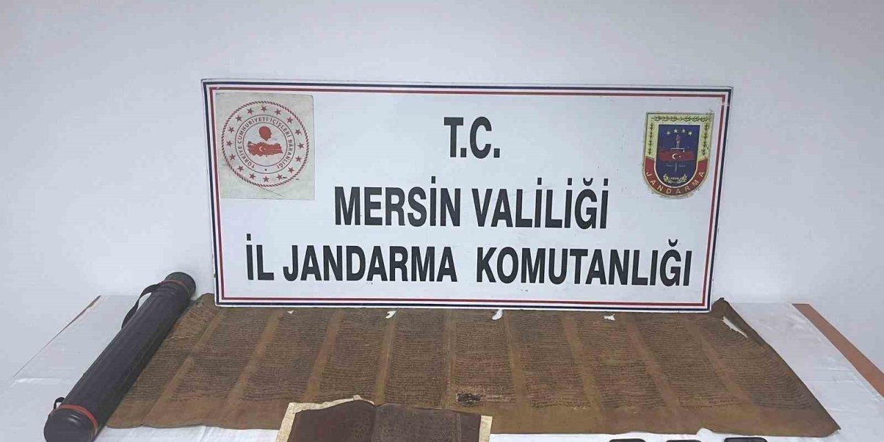 Mersin’de Tarihi Eser Operasyonu: Tevrat Ve El Yazması Eser Ele Geçirildi