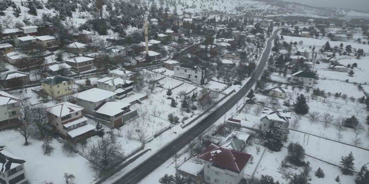 Mersin’de Kar Güzelliği Dronla Görüntülendi