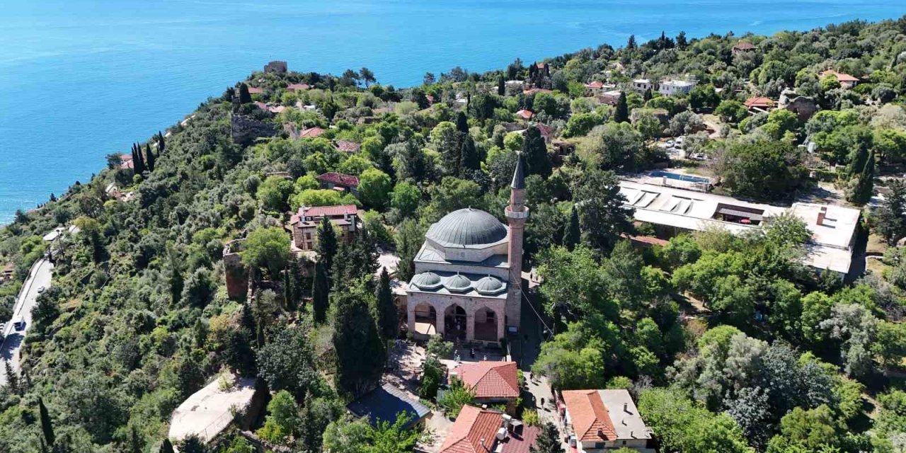 Alanya Kalesi’ndeki 800 Yıllık Miras Turist Akınına Uğruyor