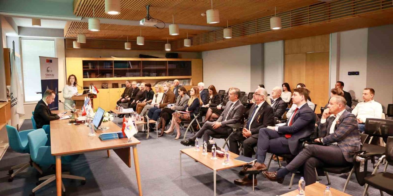 Mersin’in Lojistik Gücü Avrupa’ya Tanıtılıyor