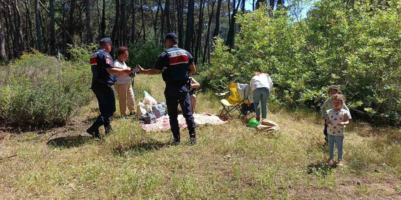 Antalya’da Ormanlara Girişler Yasaklandı, Jandarma Vatandaşları Tek Tek Uyardı