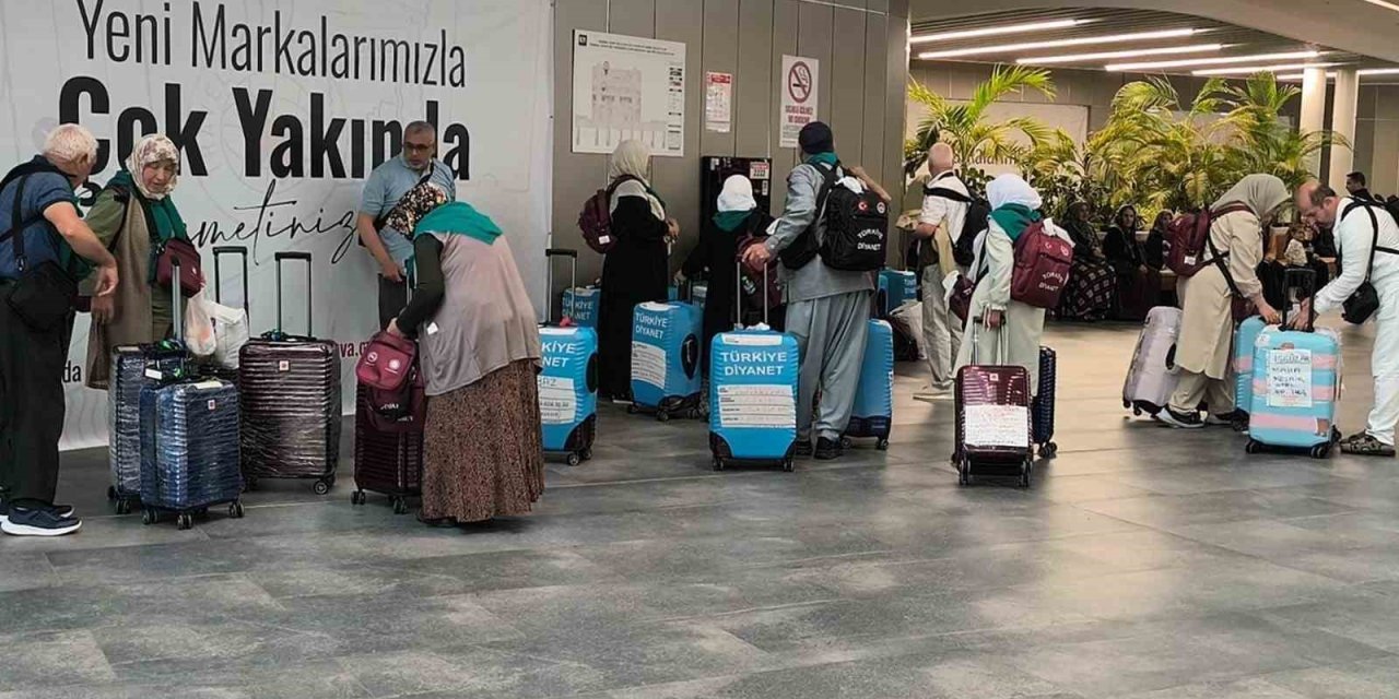 Anamurlu Hacı Adayları, Dualarla Kutsal Topraklara Uğurlandı