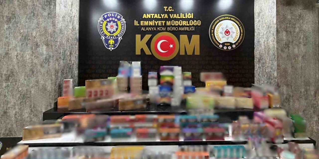 Antalya’da Kaçakçılık Operasyonlarında Silah Ve Kaçak Ürünler Ele Geçirildi