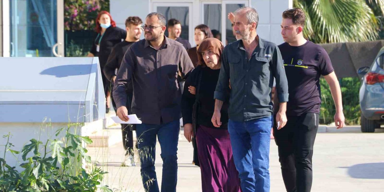 Kübra’yı Hayattan Koparanlar, Sosyal Medya Hesabına Girip Yaşıyor Süsü Vermiş