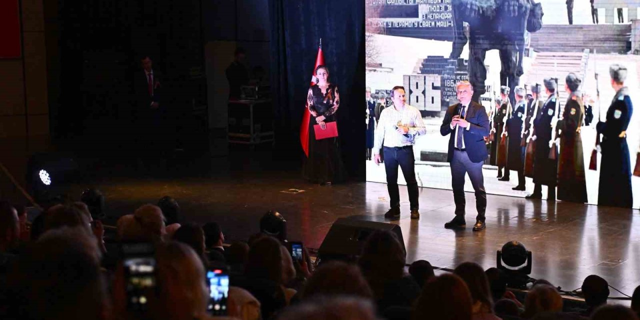 Rusların Zafer Bayramı Muratpaşa’da Kutlandı