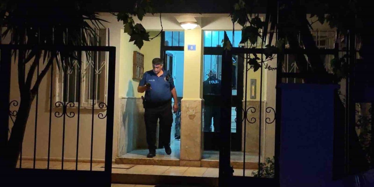 Evde Ölü Bulunan 16 Yaşındaki Çocuğun Cenazesi Teslim Alındı