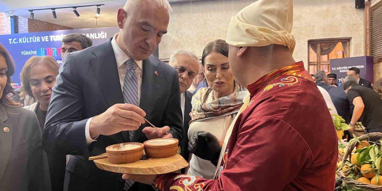 Bakan Ersoy: "turistler Artık Gastronomi İçin Rota Belirliyor"